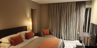 Olcsó szállást keresel Buenos Airesben? – Magyar Ház Vár Rád! Modern szoba, kényelmes bútorokkal.